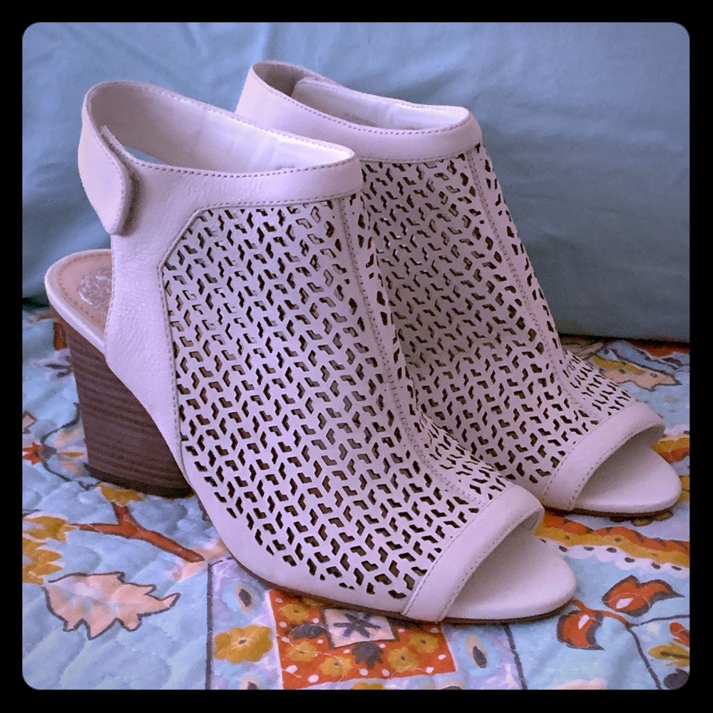 Vince Camuto leather sandal